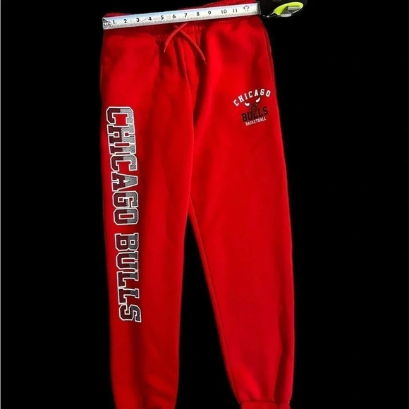 Chicago Bulls kids sweatpants Size 14-16 (Large) - Picture 2 of 4